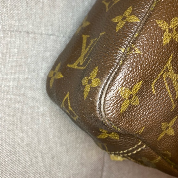 Louis Vuitton Vintage Monogram Trousse Toilette 23 - Picture 5 of 15